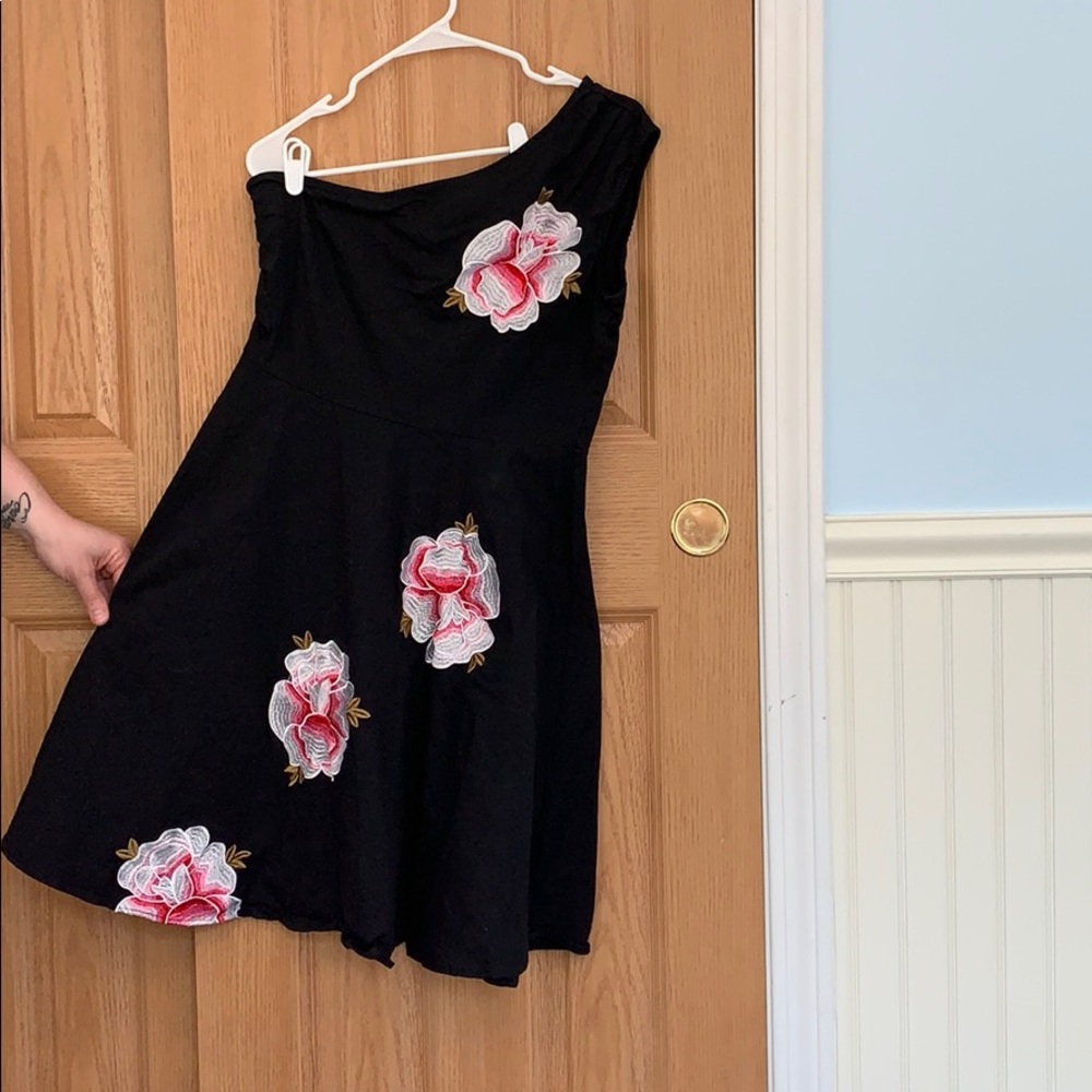 One shoulder dress